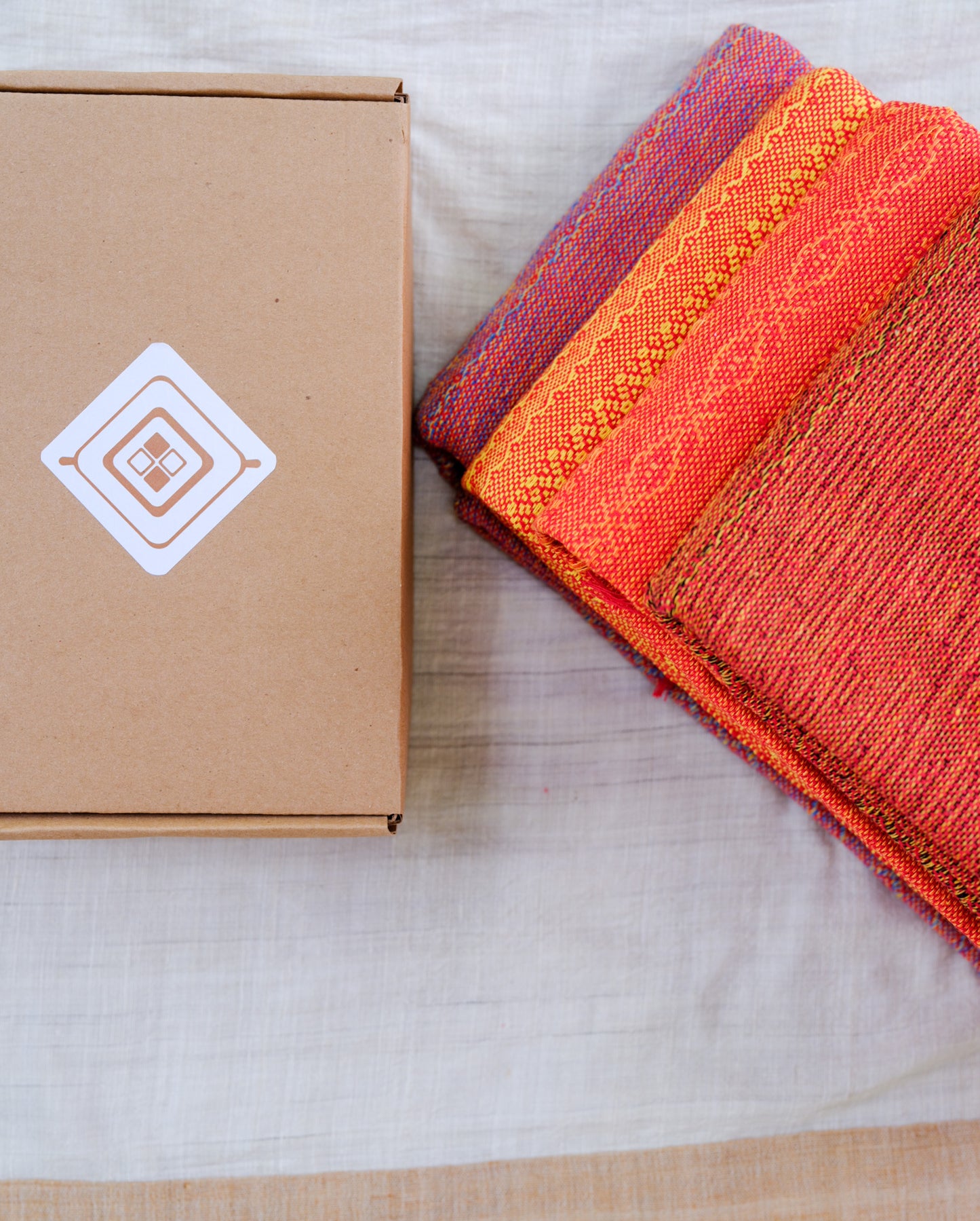 MYSTERY BOX REBOZO, Red base
