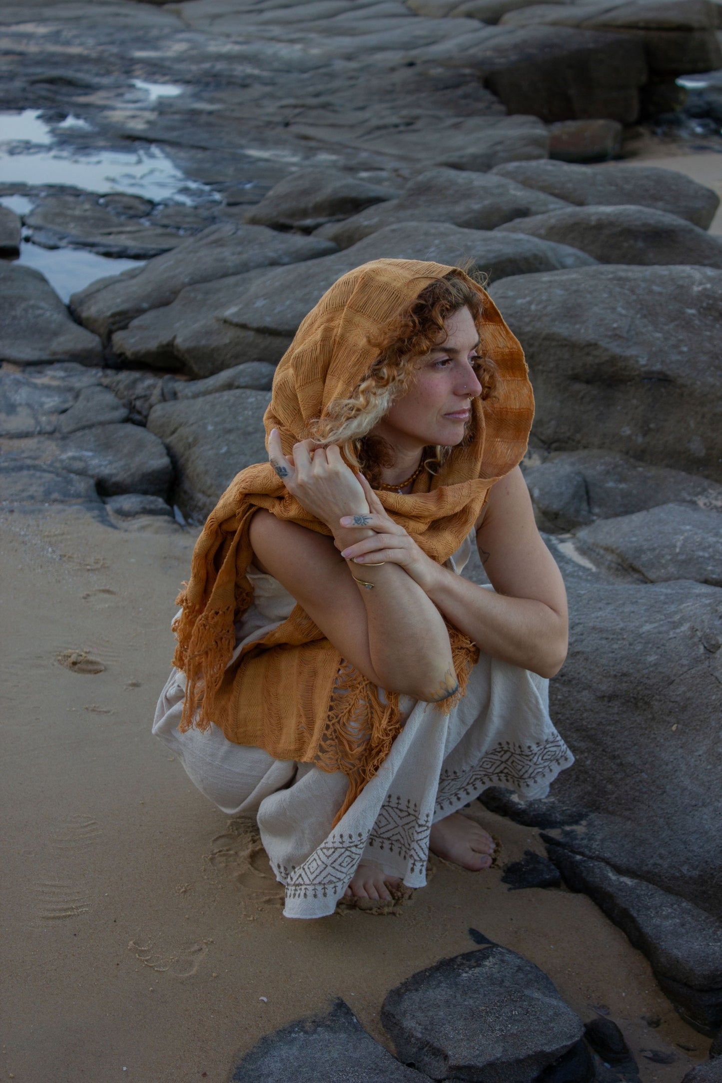 FRAYED BEIGE REBOZO